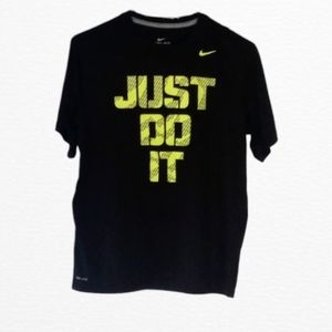 Nike youth boys XL black dri-fit short sleeve shirt
